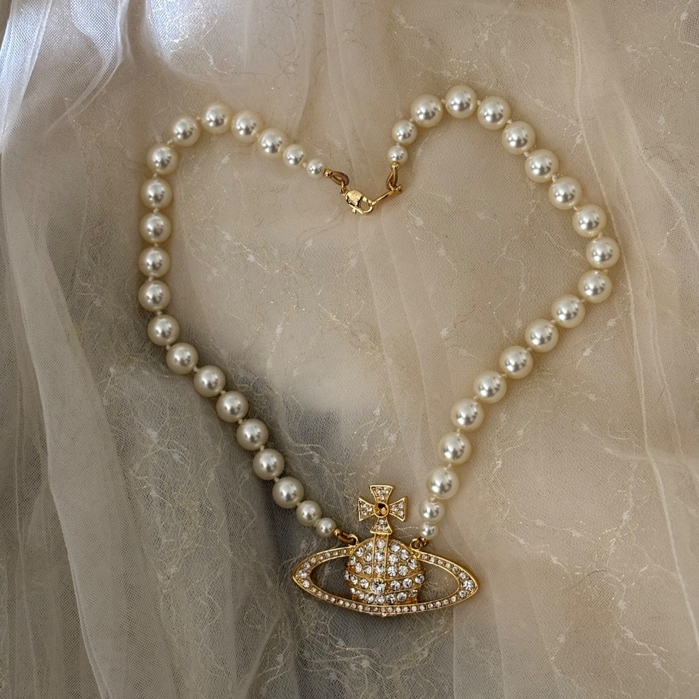 Vivienne Westwood Jumbo Pearl Saturn Orb Gold Austrian Crystal Necklace - Picture 8 of 12